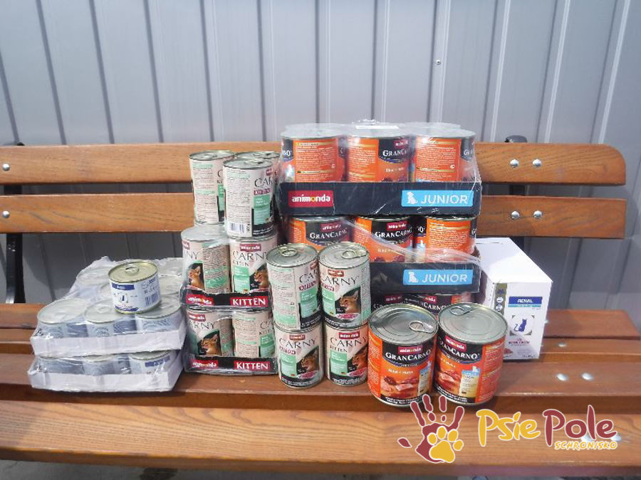 PODARUNKI OD KARMIMY PSIAKI :) PODARUNKI OD KARMIMY PSIAKI :)