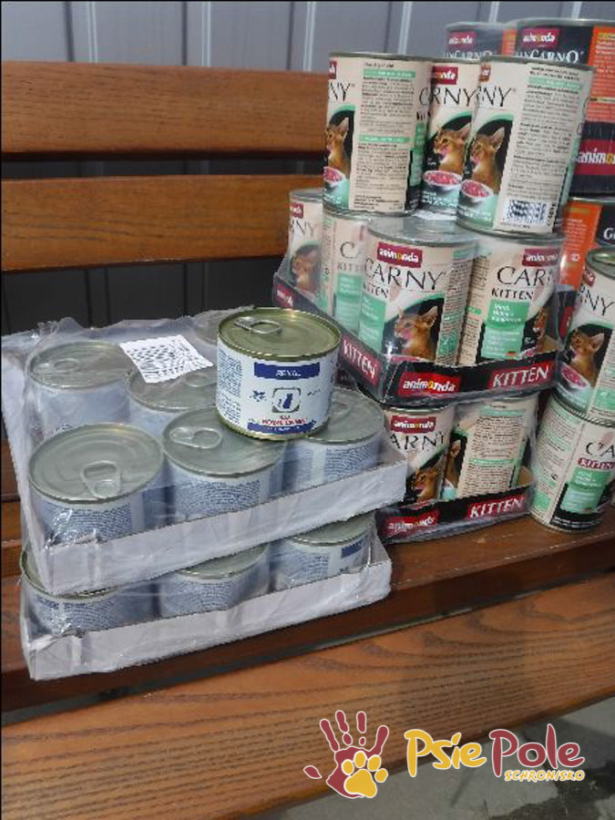 PODARUNKI OD KARMIMY PSIAKI :) PODARUNKI OD KARMIMY PSIAKI :)