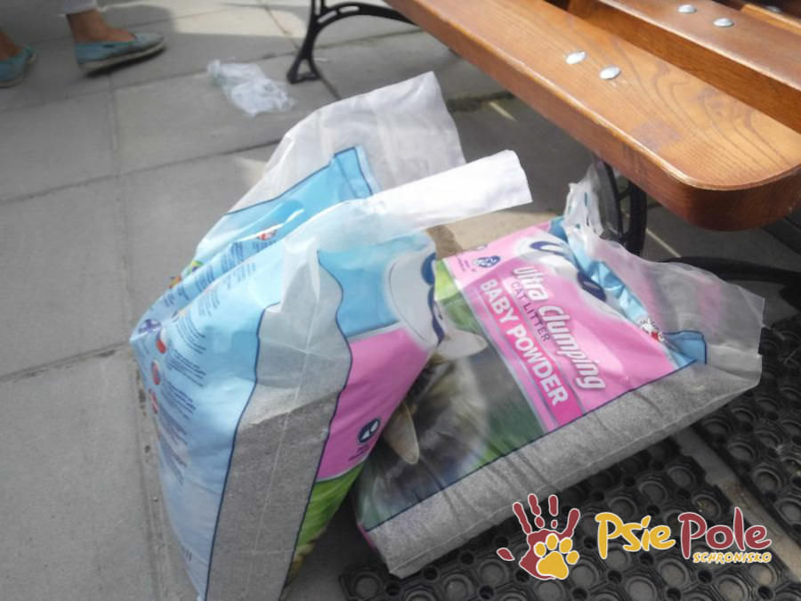 PODARUNKI OD KARMIMY PSIAKI :) PODARUNKI OD KARMIMY PSIAKI :)