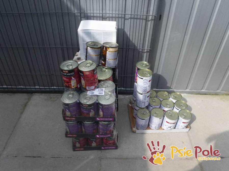 PODARUNKI OD KARMIMY PSIAKI :) PODARUNKI OD KARMIMY PSIAKI :)