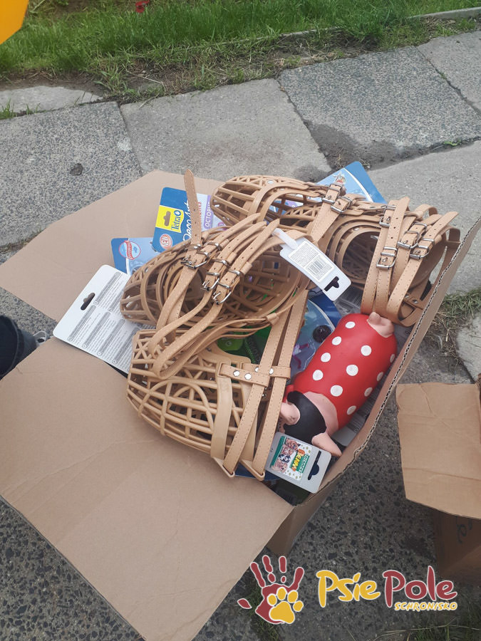 PODARUNKI ZE SKLEPU AUCHAN-M1 KRAKÓW PODARUNKI ZE SKLEPU AUCHAN-M1 KRAKÓW